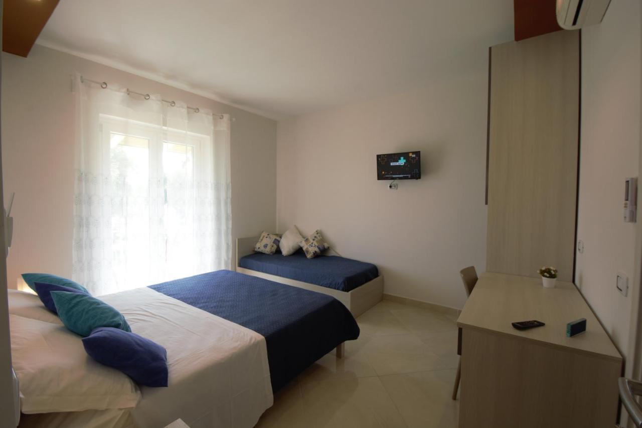 Askia Rooms & Breakfast Асчеа Екстериор снимка