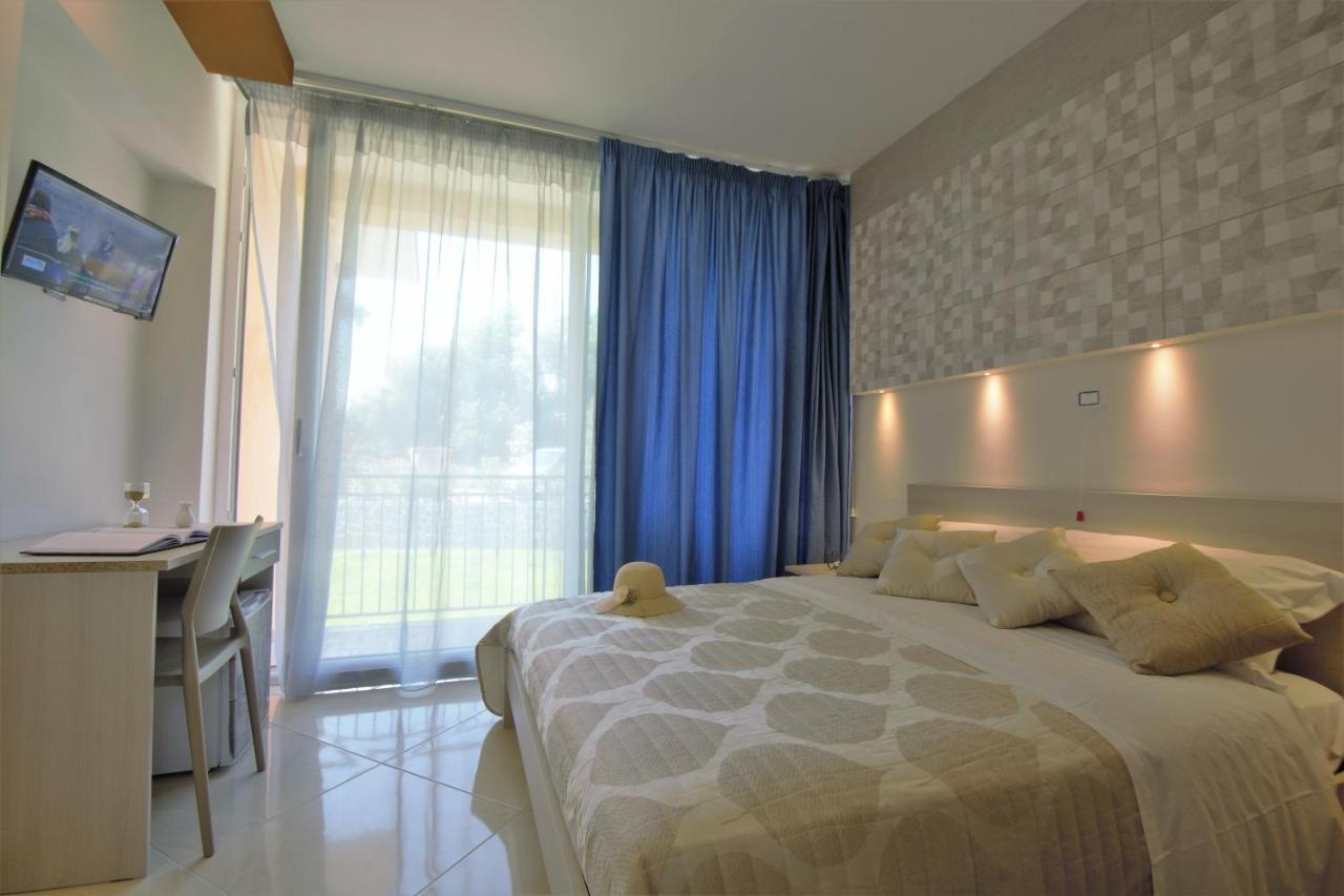 Askia Rooms & Breakfast Асчеа Екстериор снимка